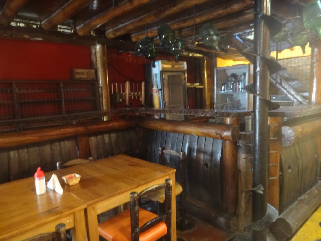 Hostel Internacional Мендоса Екстериор снимка