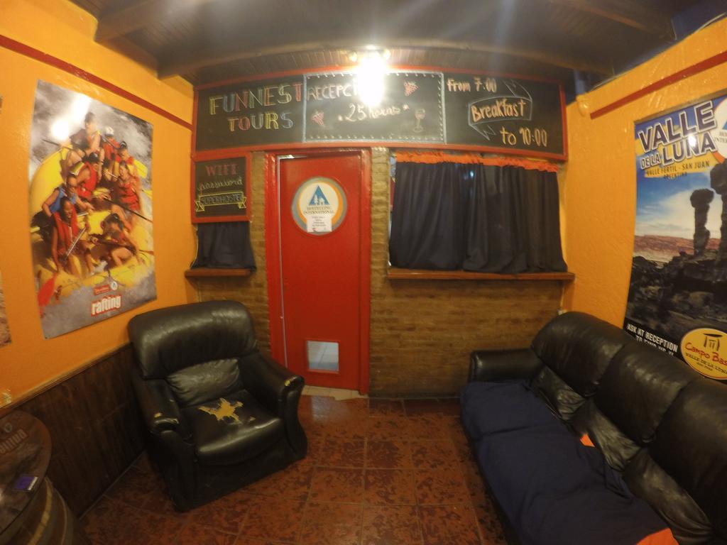 Hostel Internacional Мендоса Екстериор снимка