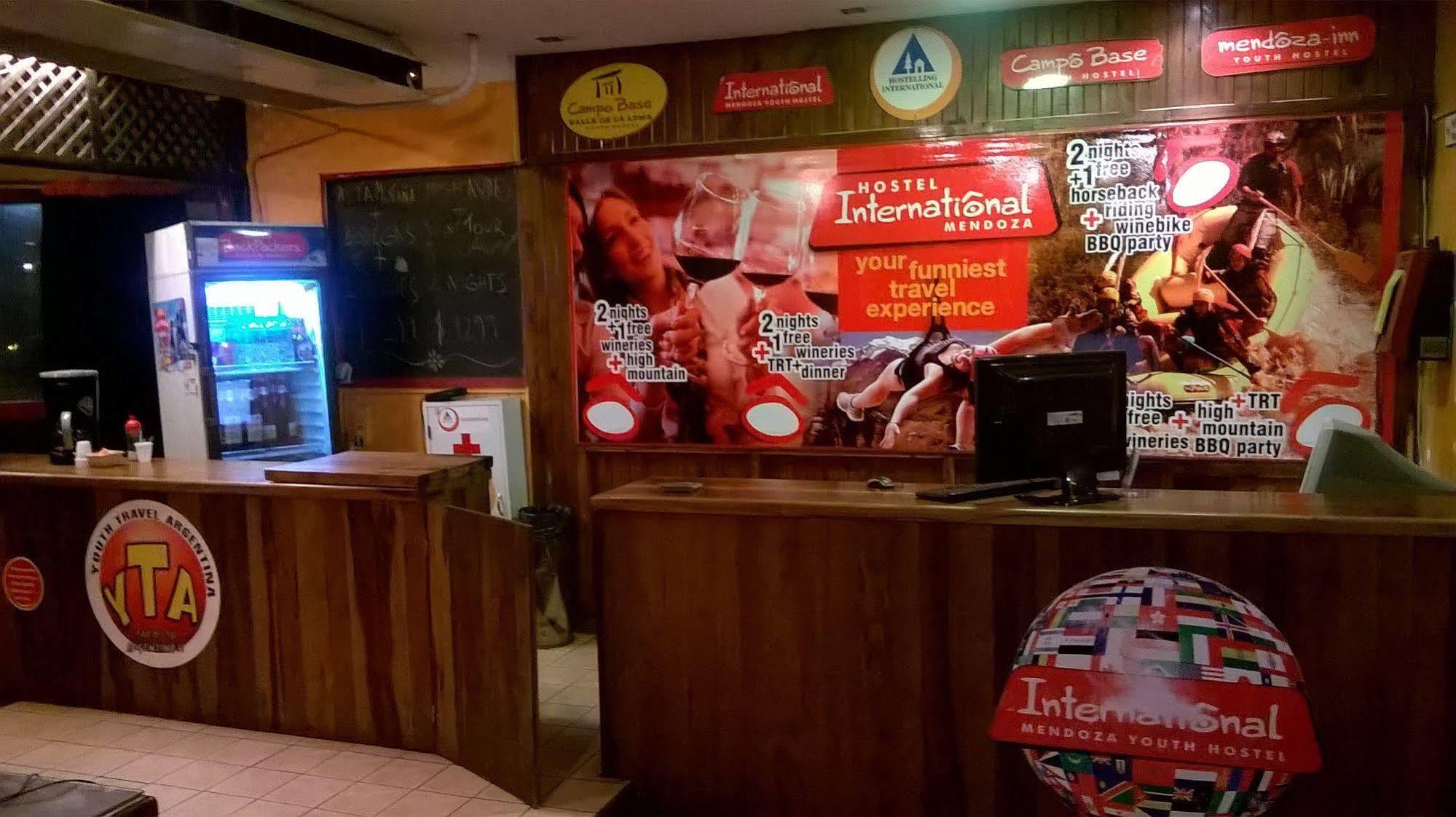 Hostel Internacional Мендоса Екстериор снимка
